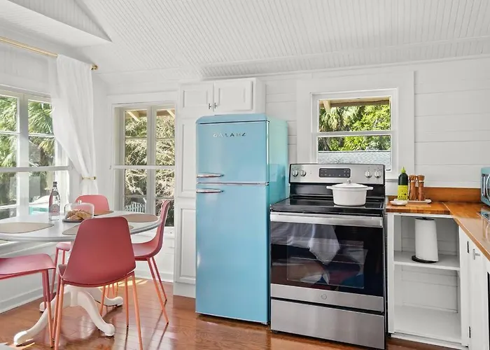 The Julia Place Carriage House